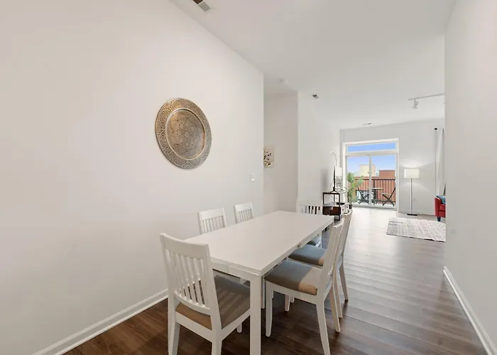 Spacious 3br Urban Getaway W Gym