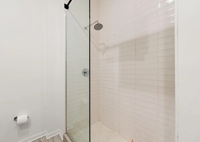 Spacious 3br Urban Getaway W Gym