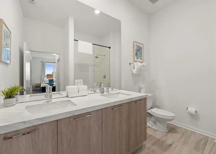 Spacious 3br Urban Getaway W Gym Hébergement de vacances Chicago