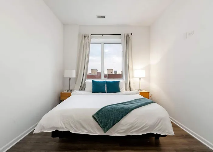 Spacious 3br Urban Getaway W Gym Hébergement de vacances Chicago