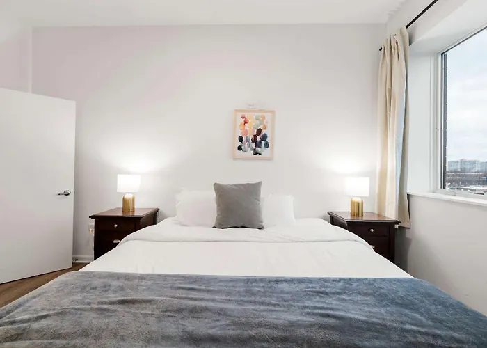 Spacious 3br Urban Getaway W Gym Chicago