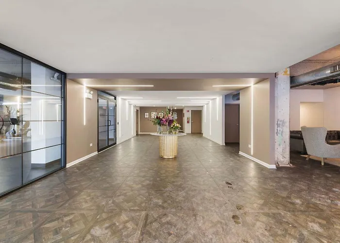 Spacious 3br Urban Getaway W Gym * Chicago